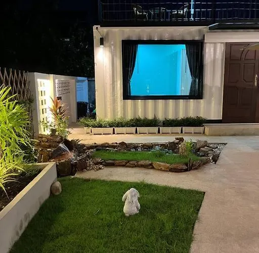 Holiday home 浪漫花园的两卧民宿 独立庭院 近mrt 3 *