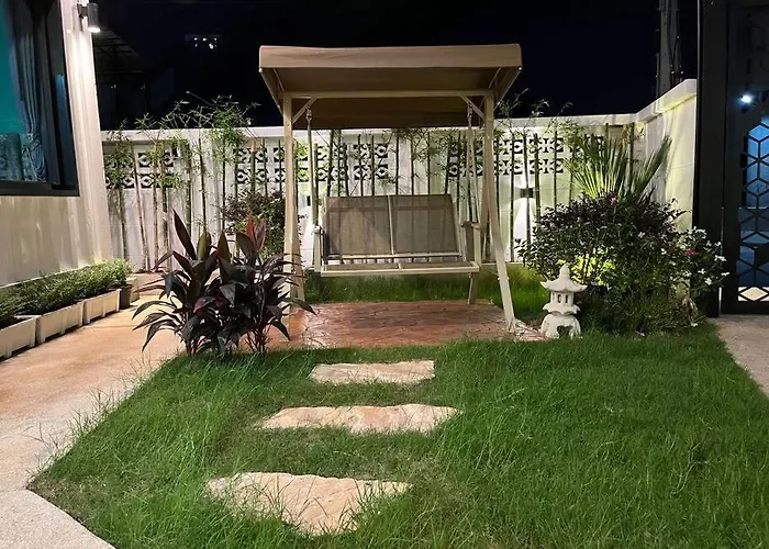 Holiday home 浪漫花园的两卧民宿 独立庭院 近mrt 3