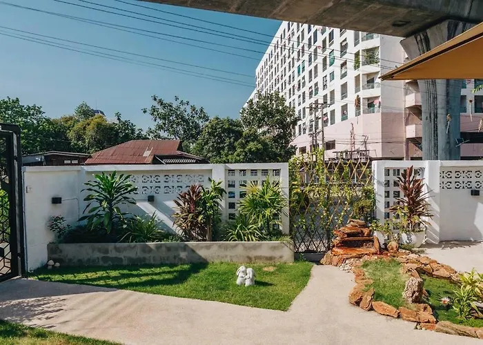 浪漫花园的两卧民宿 独立庭院 近mrt 3 Holiday home Bangkok