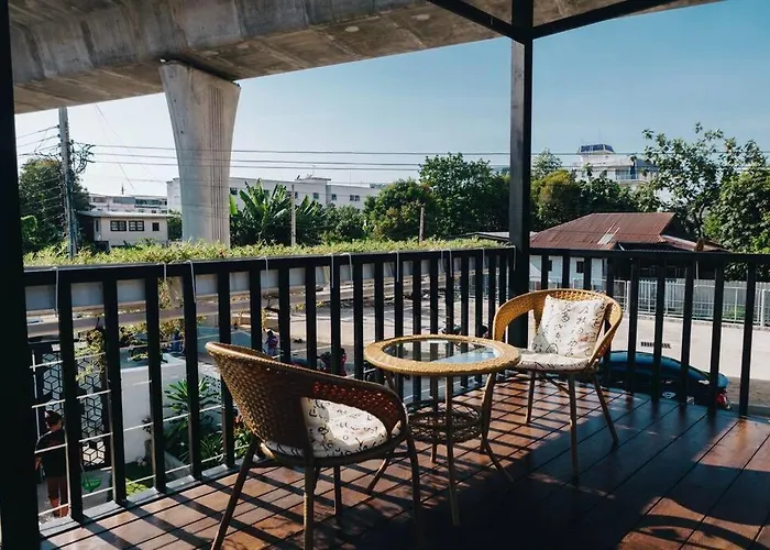 浪漫花园的两卧民宿 独立庭院 近mrt 3 Holiday home *