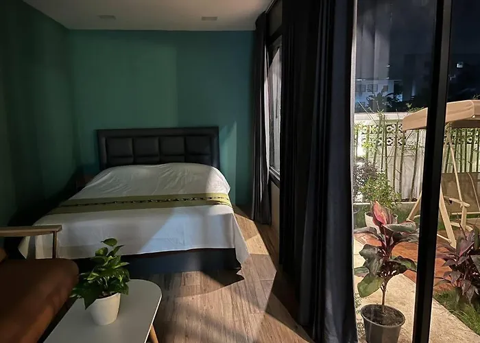 Holiday home 浪漫花园的两卧民宿 独立庭院 近mrt 3 Bangkok